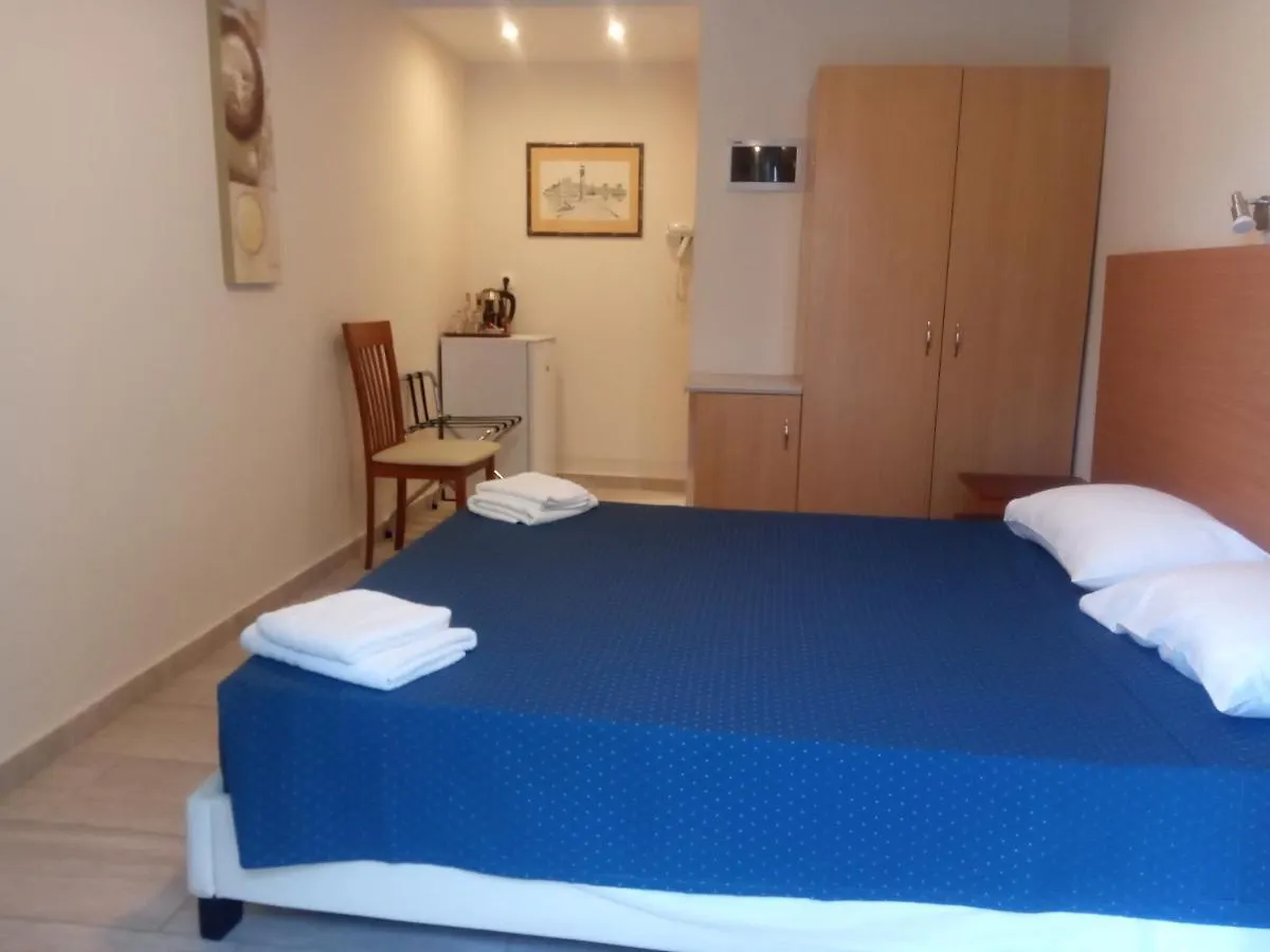 **  Hotel Oceanis Порос Греция